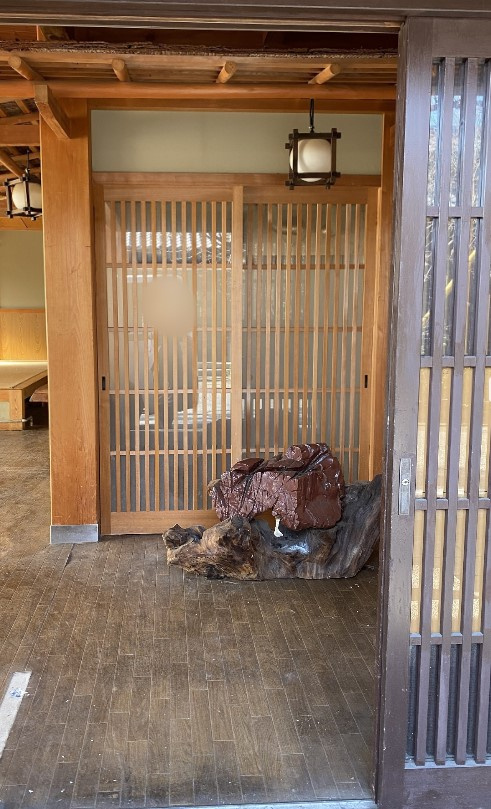 嵯峨鳥居本小坂町|モダンな格子戸！