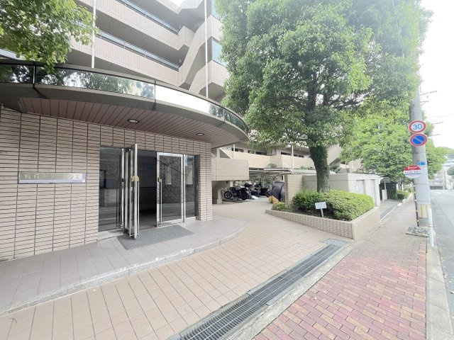 長丘シティハウスのエントランス