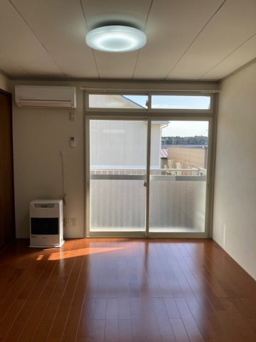 シティハイムの居間・リビング|こちらのリビングで趣味の時間をお楽しみください