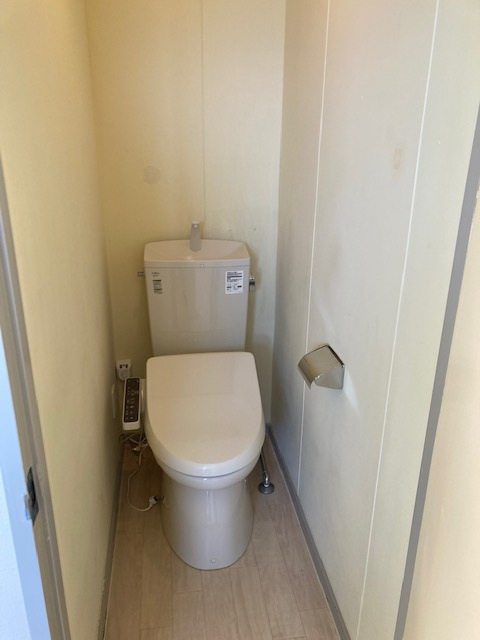 シティハイムのトイレ|落ち着いた色調のトイレです