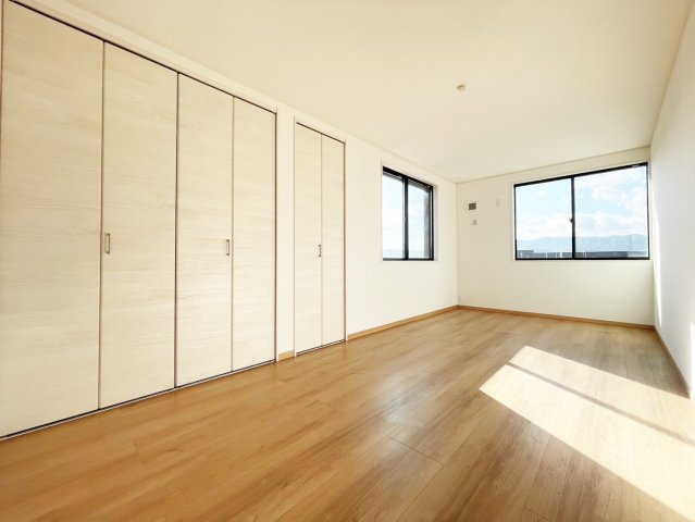 京都市伏見区久我御旅町　未入居物件の洋室