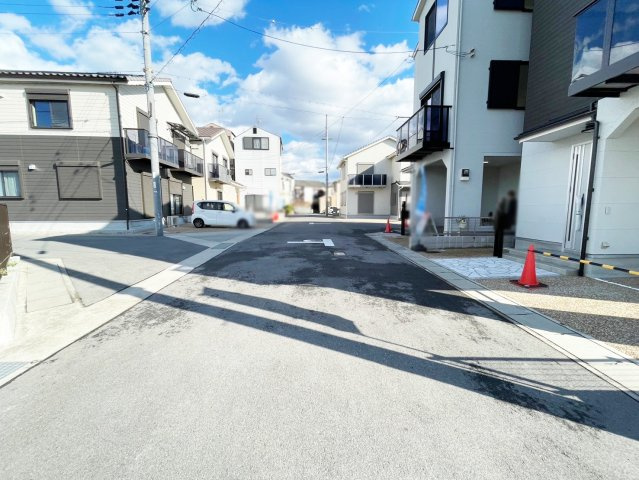 京都市伏見区久我御旅町　未入居物件の前面道路含む現地写真