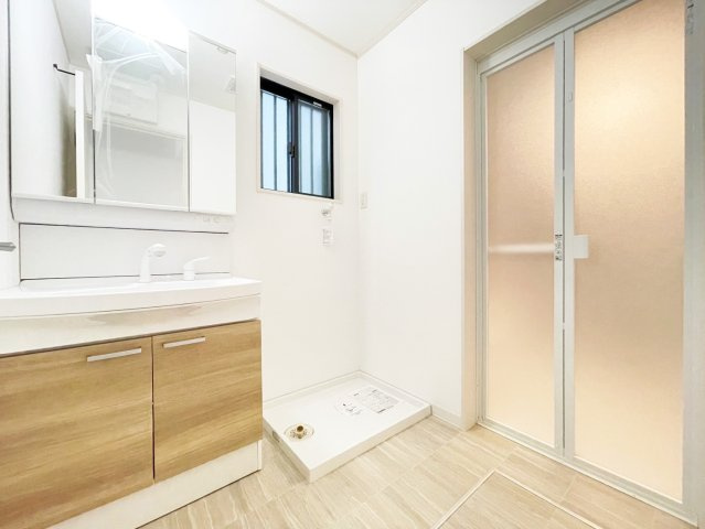 京都市伏見区久我御旅町　未入居物件の独立洗面台