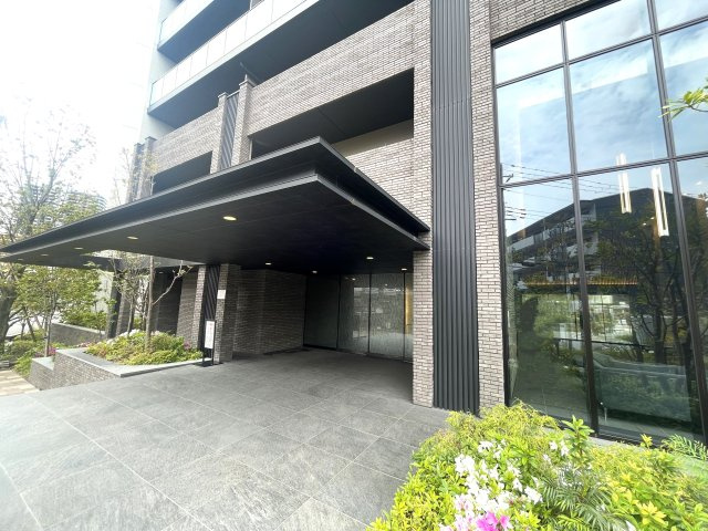 シエリア須磨鷹取のエントランス|落ち着いたエントランスです
