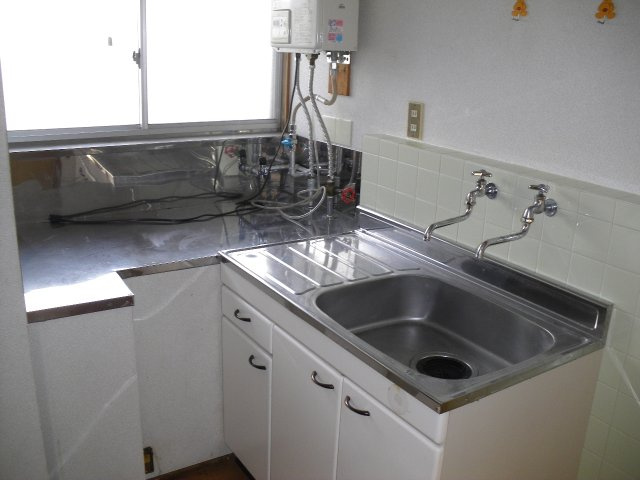 メゾン北里のキッチン|コンパクトなキッチンで掃除もラクラク！
都市ガス用のガスコンロをご用意ください