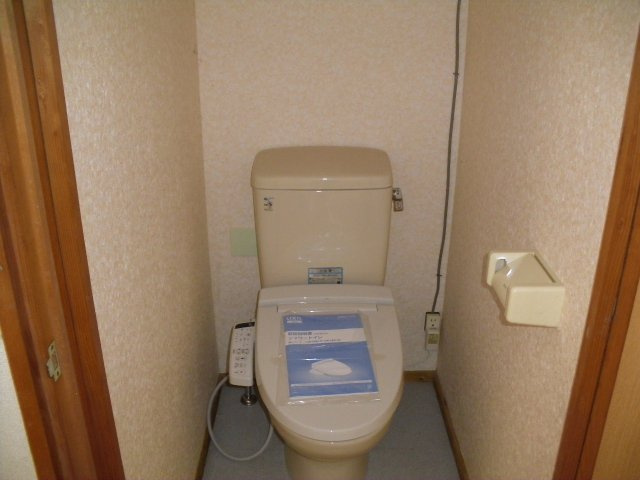 メゾン北里のトイレ|ゆったりとした空間のトイレです