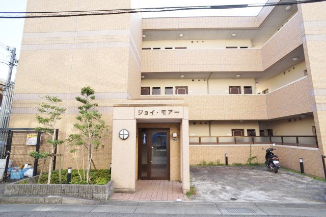 ジョイモアーのエントランス