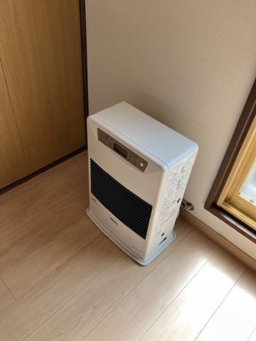 アート三沢Aの設備|FF式自動給油ストーブ