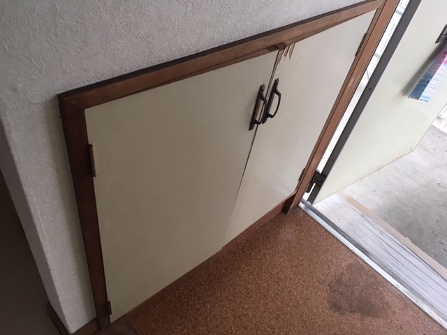 アート三沢Aの玄関|シューズBOX