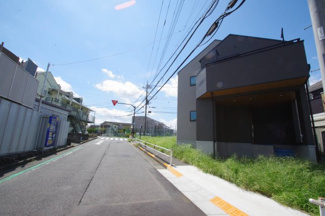 【前面道路含む現地写真】