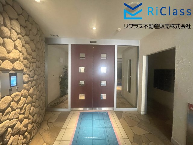 ワコーレグランフィス神戸のエントランス|オートロックです