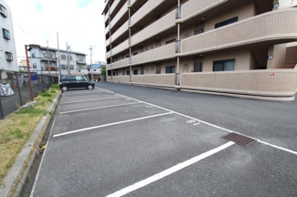【駐車場】