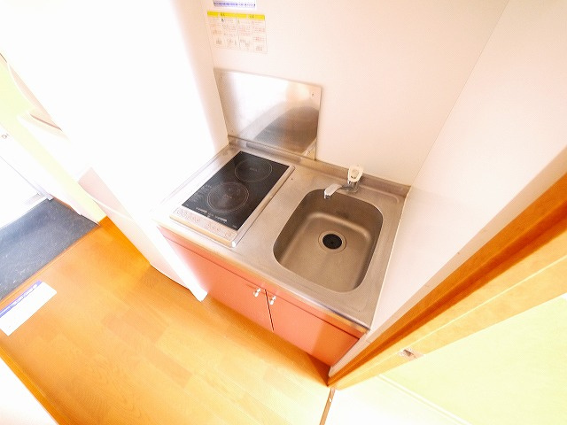 レオパレスめいのキッチン|キッチンです