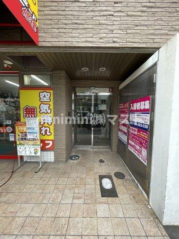 WOBレマーニー昭和町のエントランス