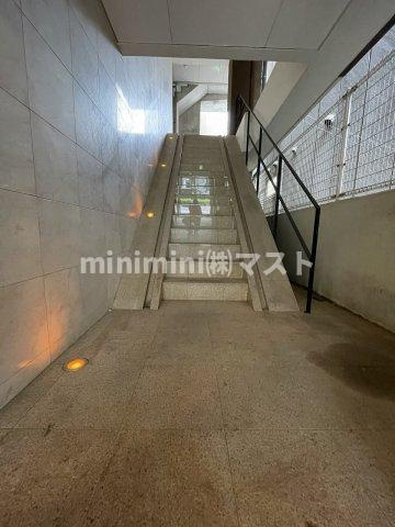 WOBレマーニー昭和町のロビー