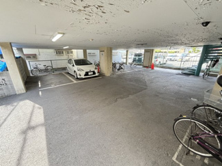 【駐車場】