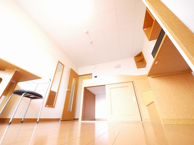 レオパレスＫＡＺＵの洋室|広々とした洋室です