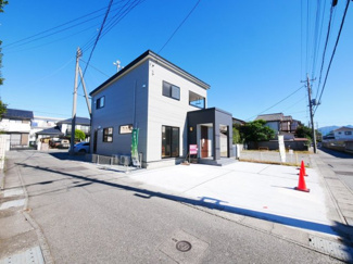 【外観】 | 甲府市国母2丁目 オール電化新築戸建 三方角地 建物完成済み