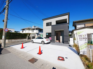 【外観】 | モダンな外観で、角地の特別な存在感が魅力です。建物完成済み