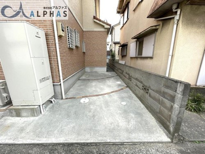 【駐車場】 | 加古郡播磨町北本荘七丁目　一戸建て | セカンドカーにも便利な駐車2台可能です！