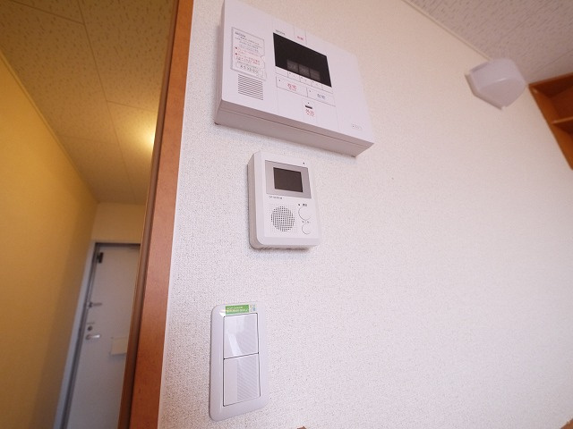 レオパレスＫＡＺＵのセキュリティ|モニター付きインターホンです
