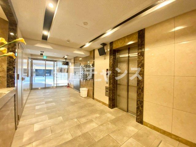 RAFFLE CHIHAYAのロビー