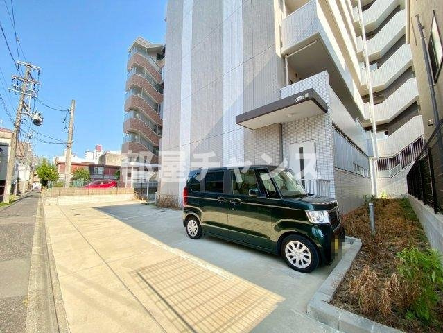 RAFFLE OZONEⅡ -South Garden-の駐車場