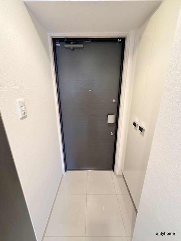 ISM谷町六丁目　仲介手数料無料の玄関