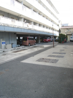 【駐車場】