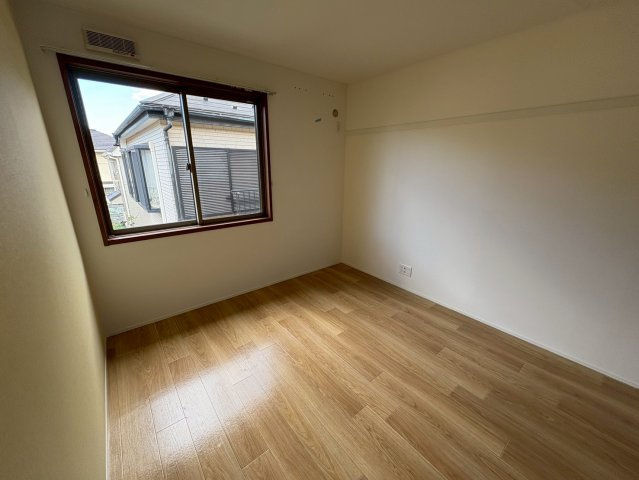 ラテルネ本八幡の居間・リビング