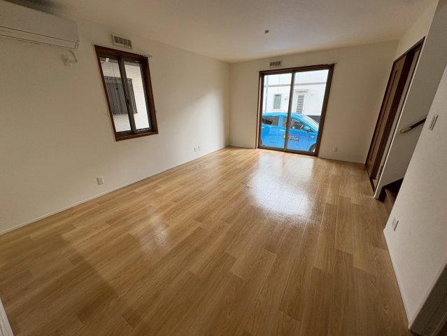 ラテルネ本八幡の居間・リビング