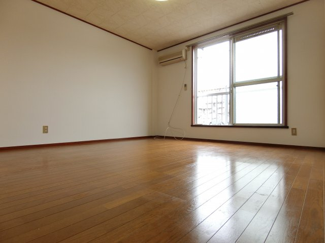 サニーハイツスタニの居間・リビング