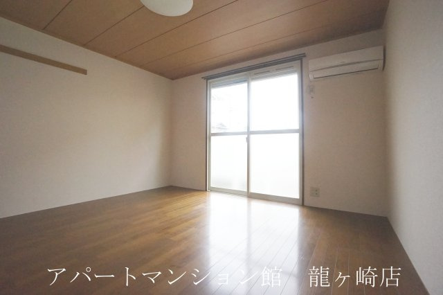 ライトハウス ⅠⅡの居間・リビング