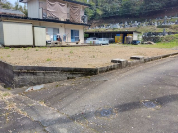 売土地　三島市市山新田の外観|伊豆縦貫道三島塚原IC・国道1号線まで車で5分です。幼稚園・小学校が近くにあります。