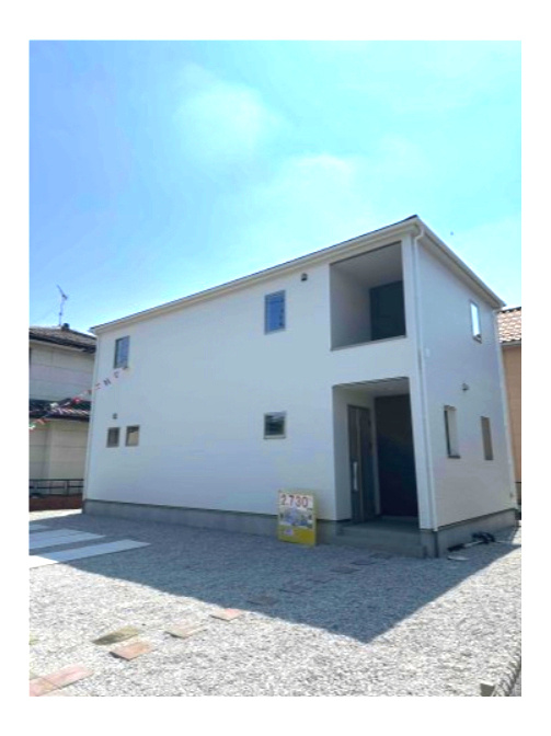 玉村町7期（全1棟）1号棟の外観|ナチュラルで飽きの来ないデザインは流行に左右されない家の形です。外構も綺麗に仕上がっています(^▽^)/
