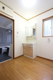 【独立洗面台】 | 白井市西白井四丁目戸建 | 広々とした洗面所です！
