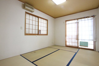 【和室】 | 白井市西白井四丁目戸建 | リビング横には便利な和室あり・廊下からも出入り可能です！