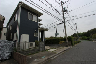 【外観】 | 白井市西白井四丁目戸建 | 隣地が公園のため、開放感があります！