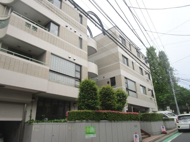 目黒区下目黒３丁目の店舗一部の外観