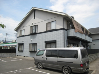 【外観】 | すぐお隣にコンビニがあって便利です