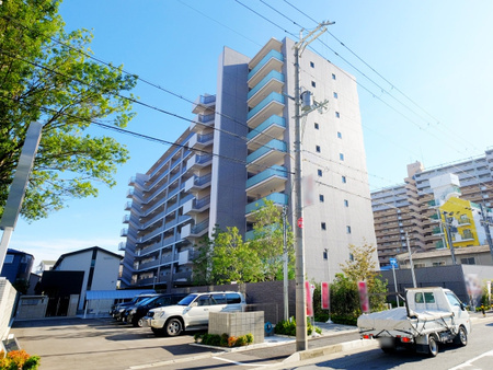 ウエリス豊中三国の外観