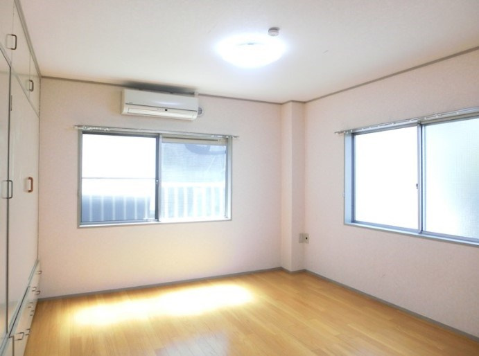 秋山ハイツの寝室