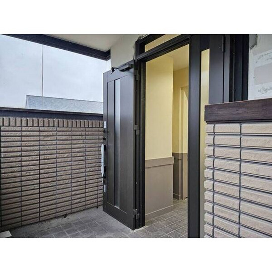 阿野町 DK豊明ビルのエントランス
