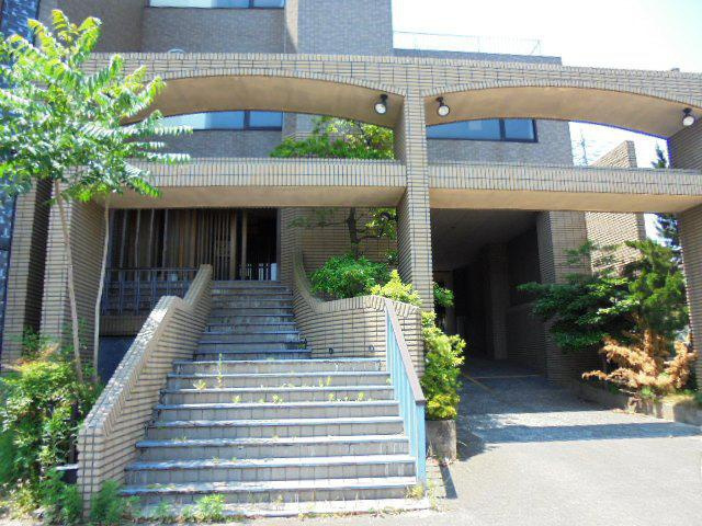 阿野町 DK豊明ビルのエントランス