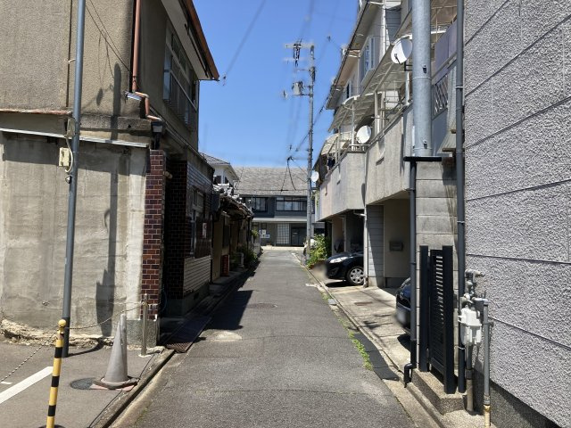 紫野上門前町の前面道路含む現地写真