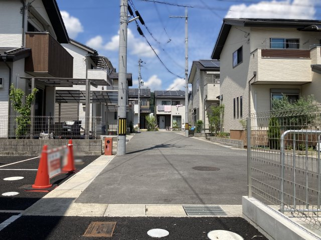 北区上賀茂西上之段町2号棟の前面道路含む現地写真