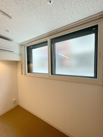 「防音マンション」ラシクラス南行徳の設備|2重ならぬ3重サッシの窓です。防音対策もばっちりです（※同シリーズの写真です）
