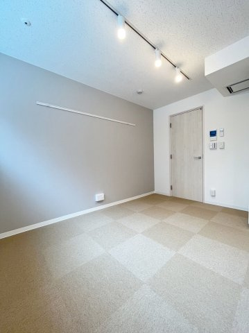 「防音マンション」ラシクラス南行徳の洋室|Bluetooth仕様のスピーカーも付いています。接続すればすぐにでも使用可能です（※同シリーズの写真です）