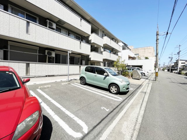 セジュール　エムの駐車場