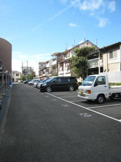 【駐車場】